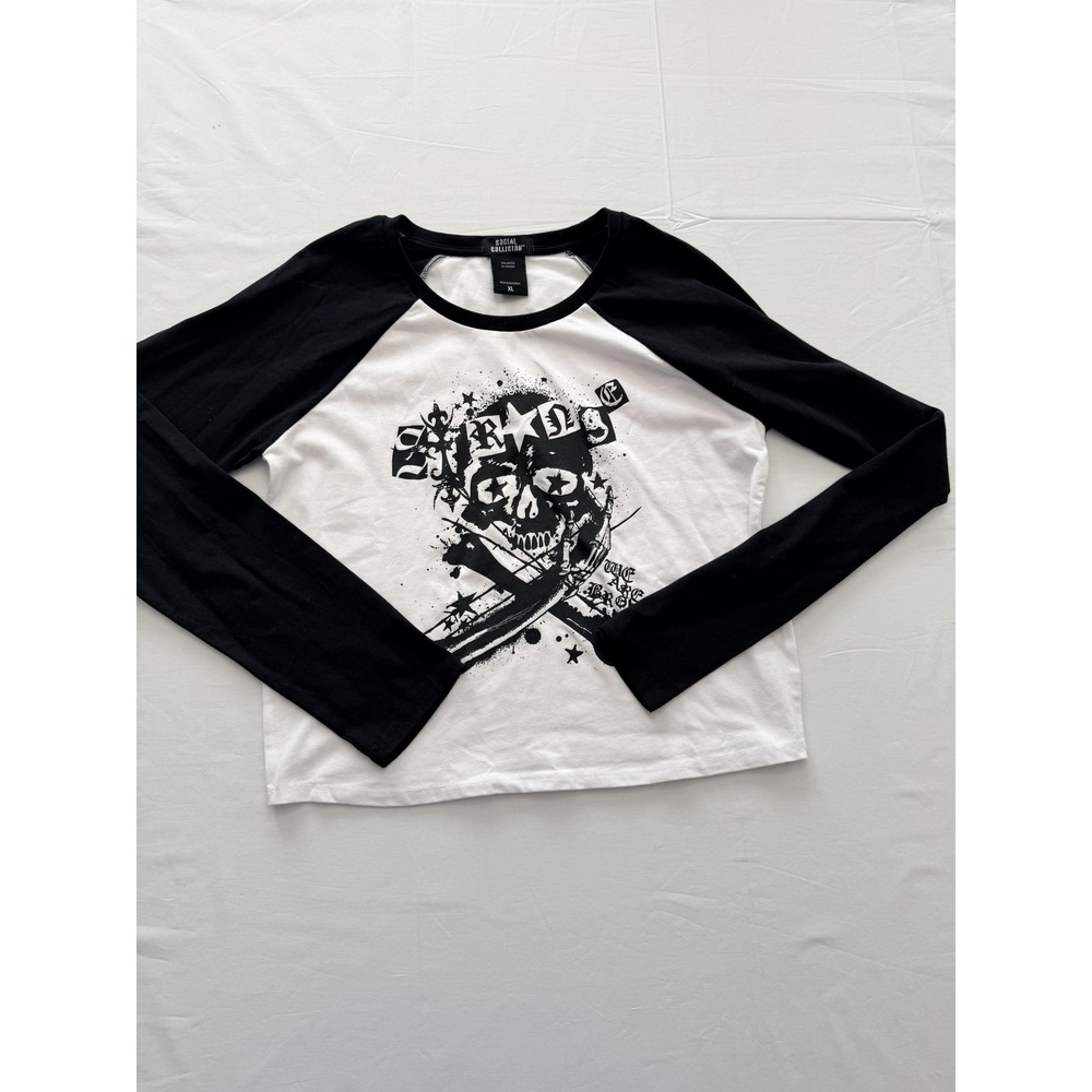 Social Collision Shirt Juniors XL White Skull Graphic Cropped Long Sleeve Tee